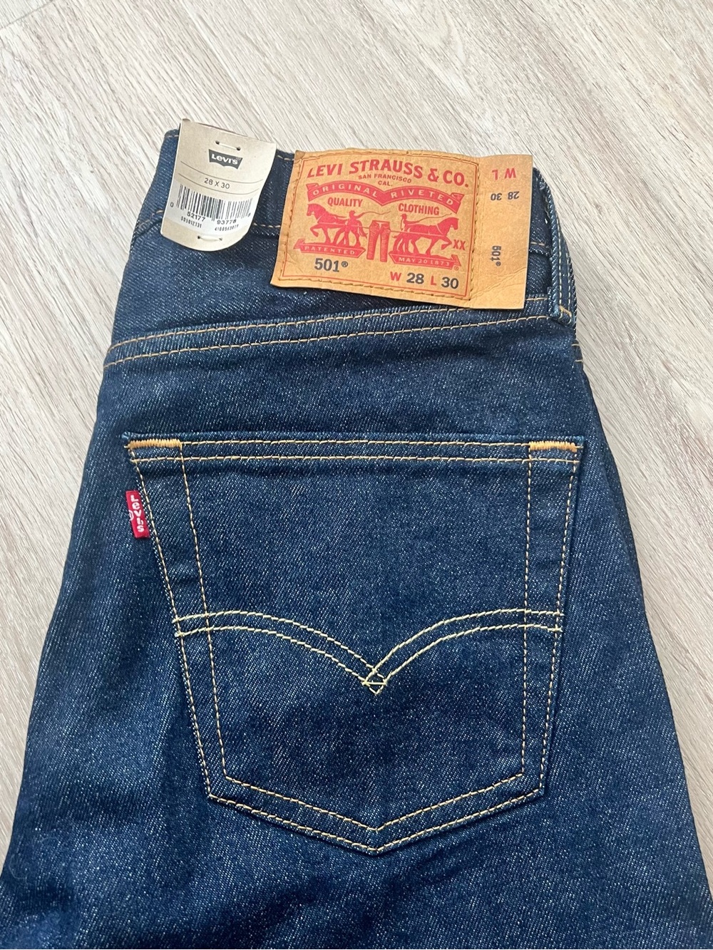Levi's 501 Original Button Fly Jeans Mens 28x30 Straight Leg 100% Cotton Denim
